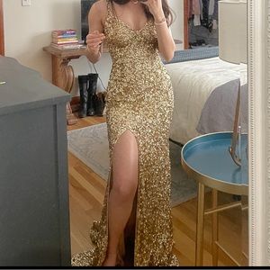 BEAUTIFUL GOLD PROM DRESS